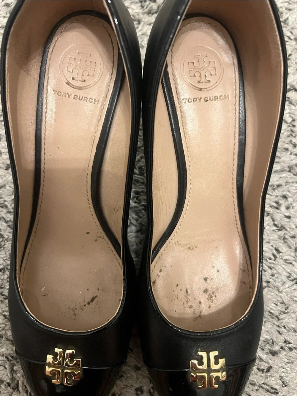 Tory Burch Black Leather Pumps with Gold Logo Cap-Toe